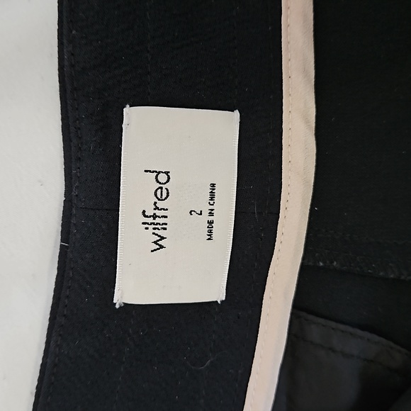 Aritzia Wilfred Black Cropped Pants - Picture 3 of 4